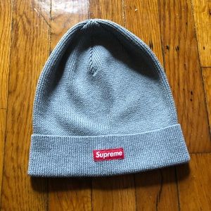 Supreme ribbed beanie